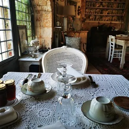 Проживание в семье Maison Santarosa